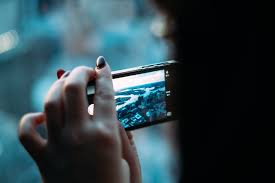 SOCIAL MEDIA OVERSHARING 2 SOCIAL MEDIA OVERSHARING 2